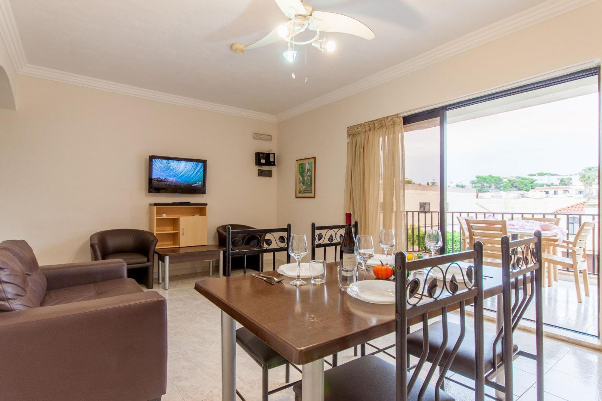 Pool & Sea Merill Apartments Mellieħa Eksteriør billede